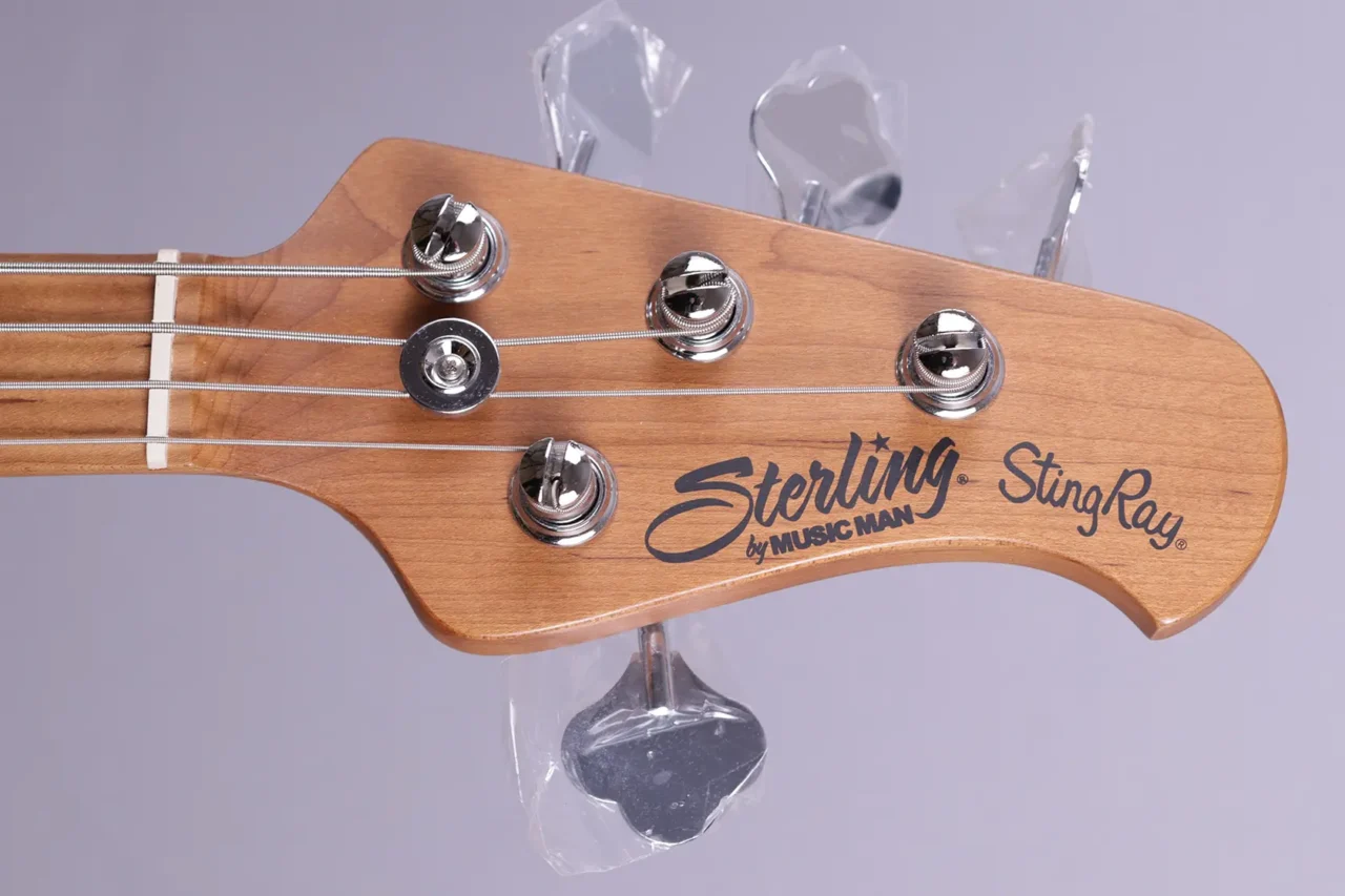 Sterling-Stingray-4-HH-Daphne-Blue – Bild 5