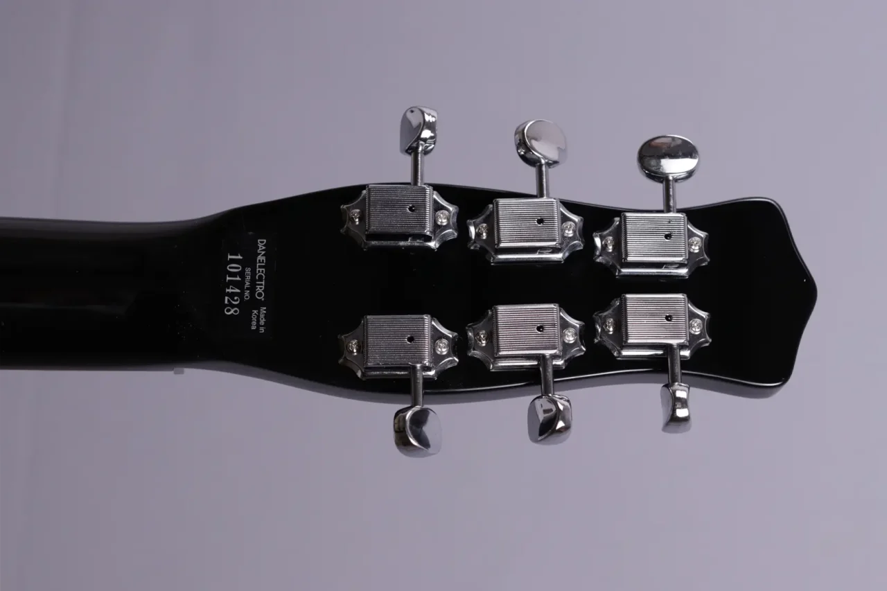 Danelectro Blackout '59 Purple Metal Flake – Bild 6