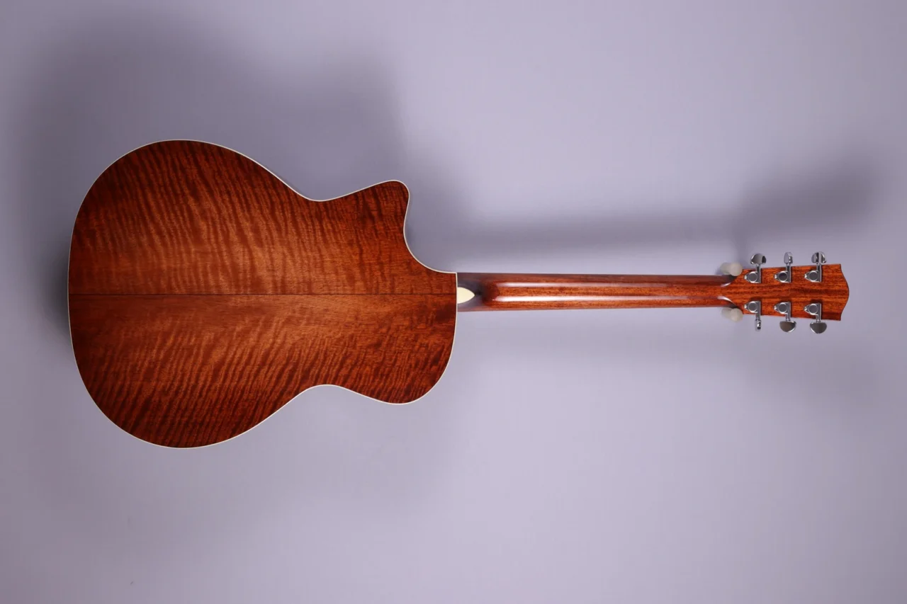 Eastman AC322CE – Bild 2