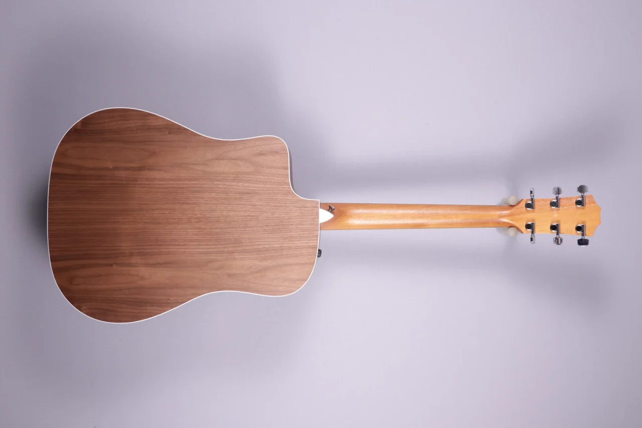 Taylor 210ce – Bild 2