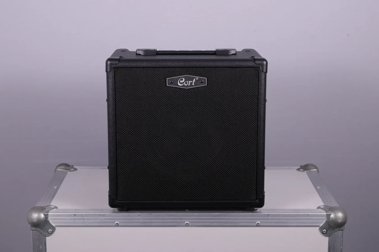 Cort-CM20-Bass-Amp