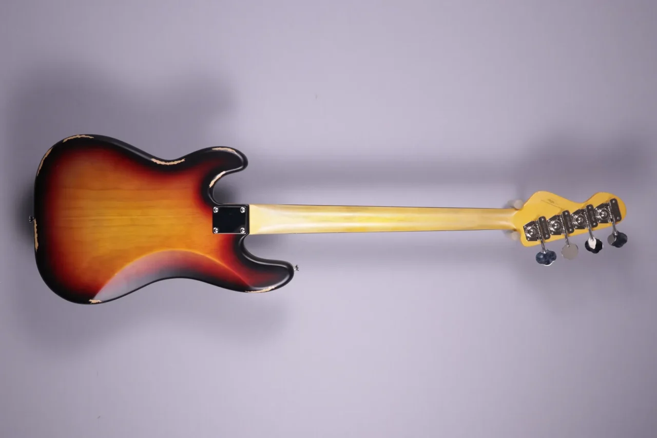Vintage Icon Series V4MRSSB Distressed Sunset Sunburst E-Bass – Bild 2