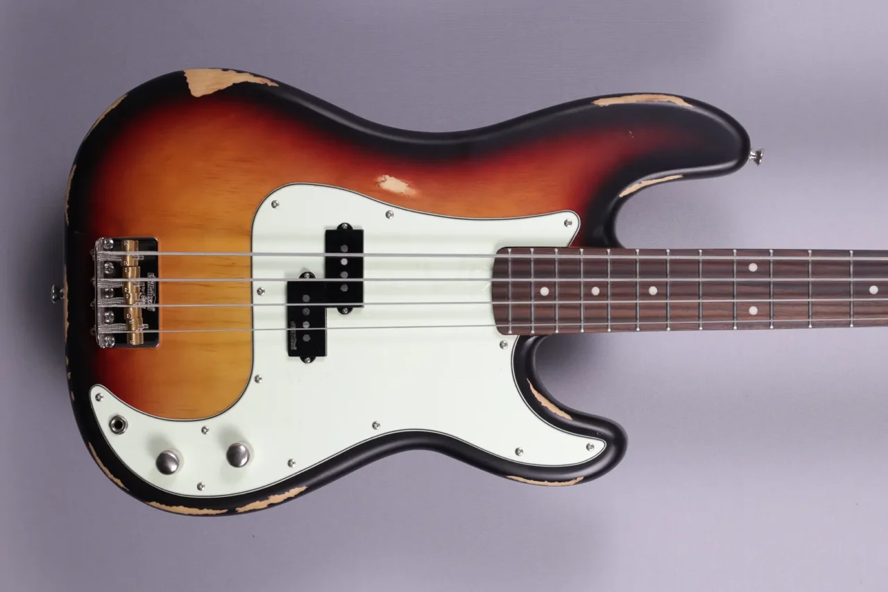 Vintage Icon Series V4MRSSB Distressed Sunset Sunburst E-Bass – Bild 3