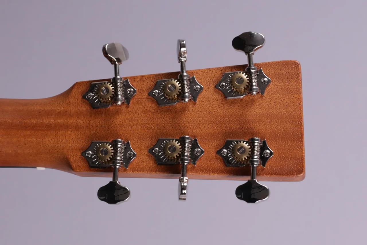 Martin Guitar 00 Oliver "Julie Heffernan" – Bild 6