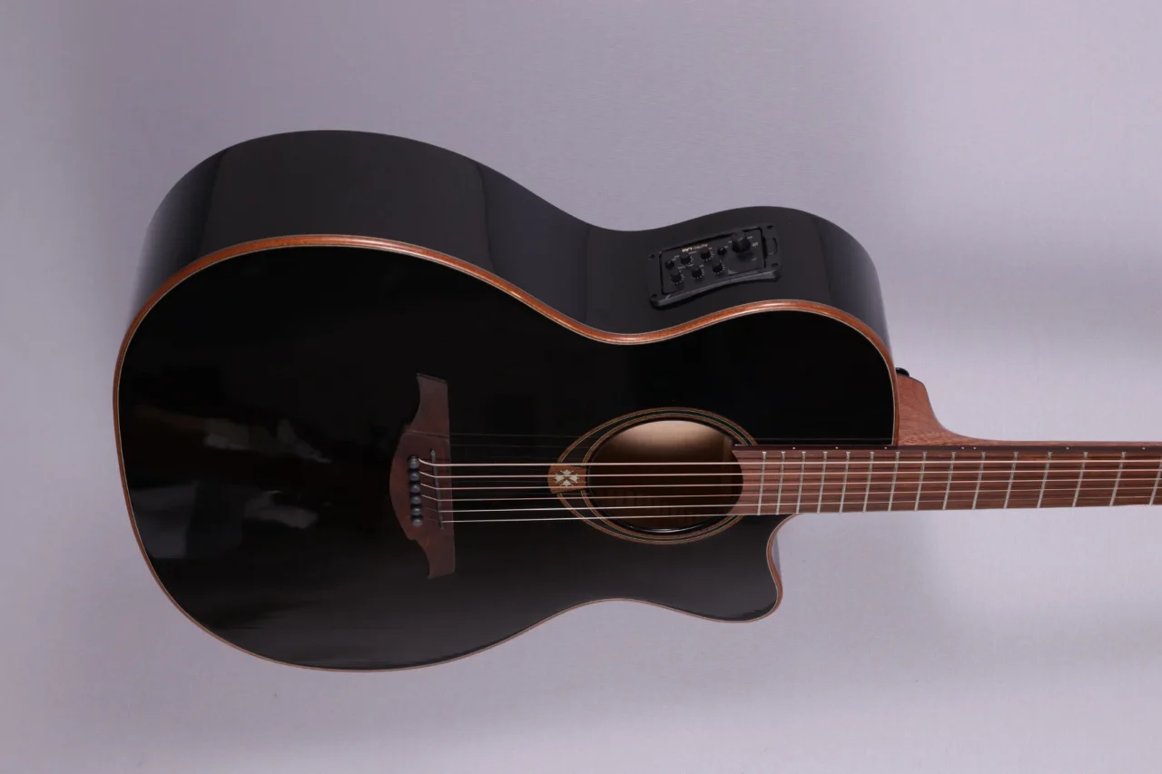 LAG Guitars Special Editions  Tramontane 118 ACE-BLK – Bild 4