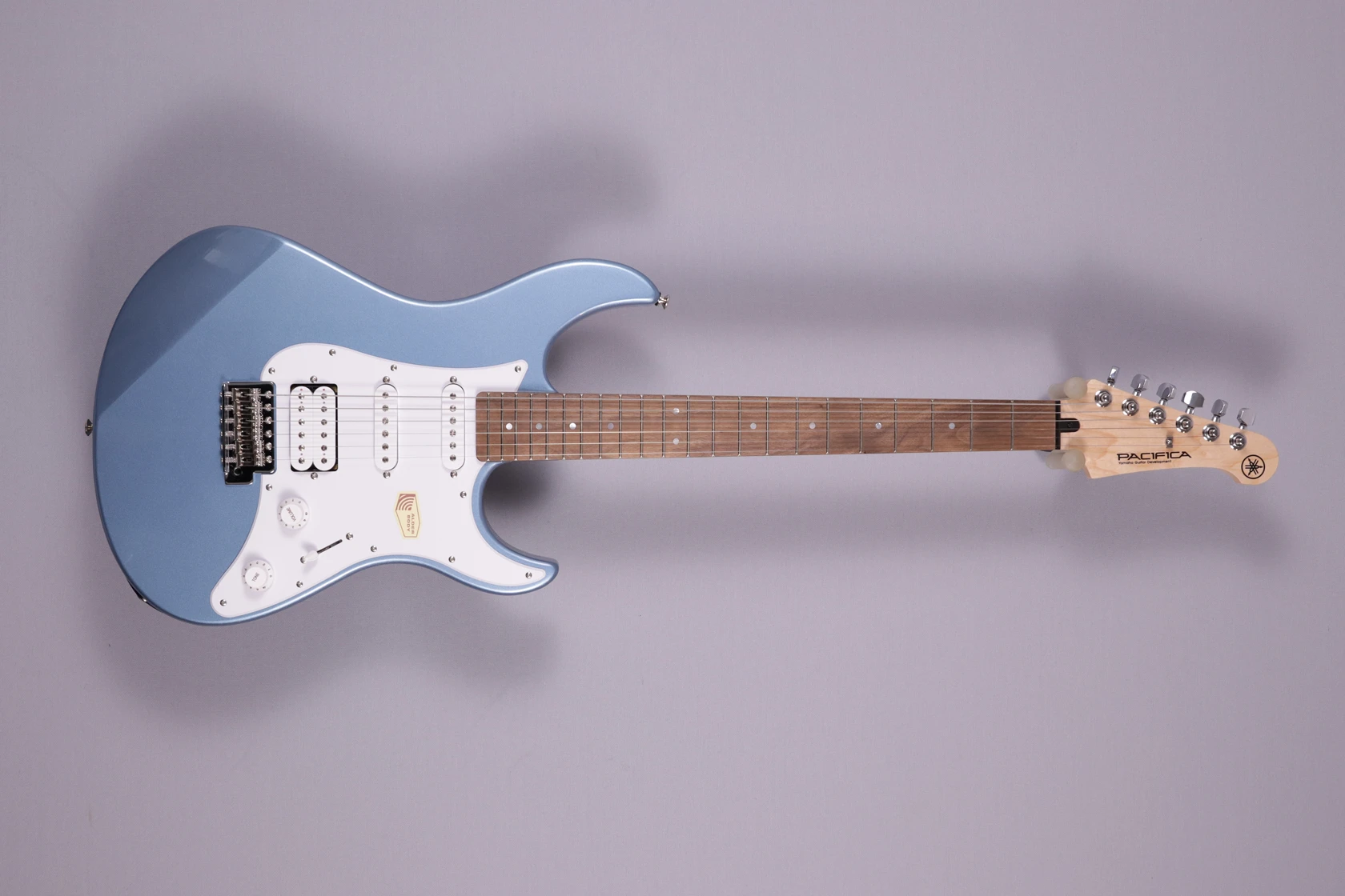 Yamaha PACIFICA 112J Lake Placid Blue