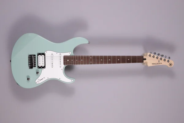 Yamaha PACIFICA 112V SONIC BLUE
