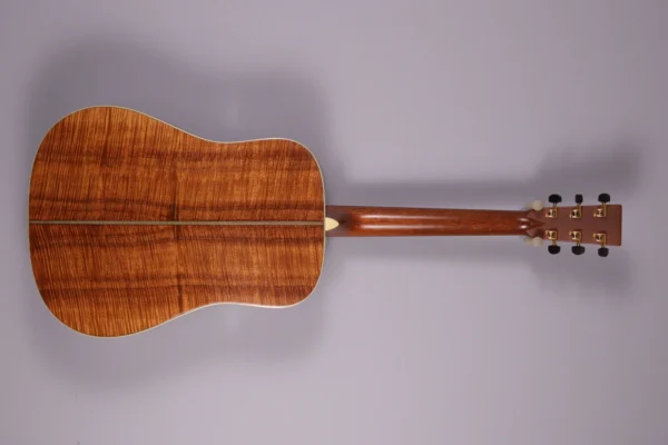 Alternative view of Martin HD-28KM Keb Mo Signature Edition 1833 - Natural