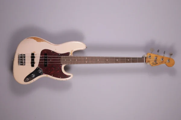 Fender Flea Signature Jazz Bass Road Worn Shell Pink