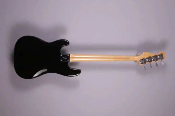 Alternative view of Fender Precision Bass`77-78 black