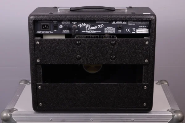 Alternative view of Fender Vibro-Champ-XD-5-Watt