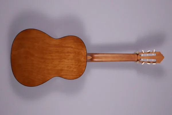 Alternative view of Yamaha C40 Natural