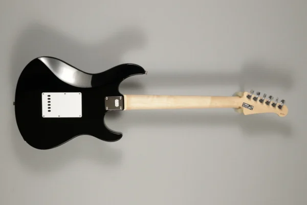 Alternative view of Yamaha Pacifica 112J Black Lefthand