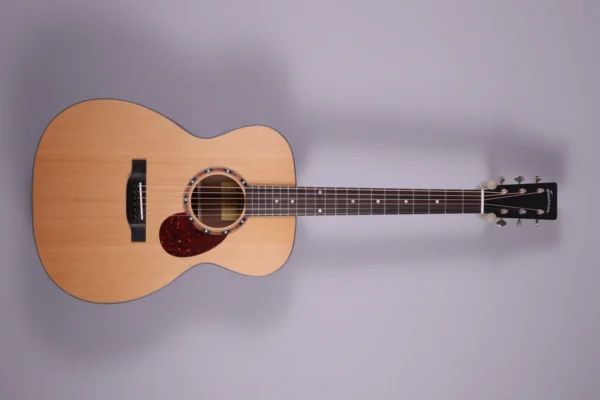 Eastman Guitars E2 OM