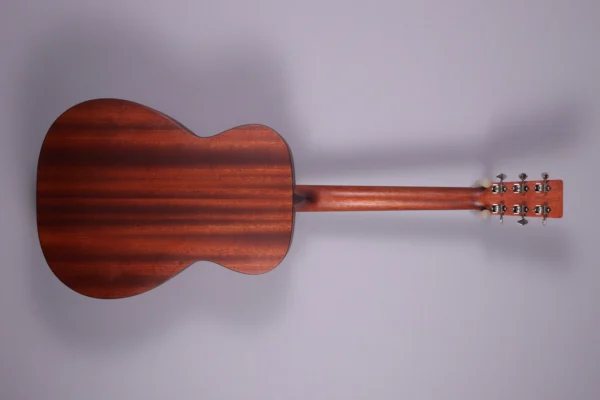 Alternative view of Eastman Guitars E2 OM