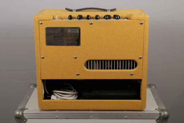 Alternative view of Fender Blues Junior Lacquered Tweed LTD1x12