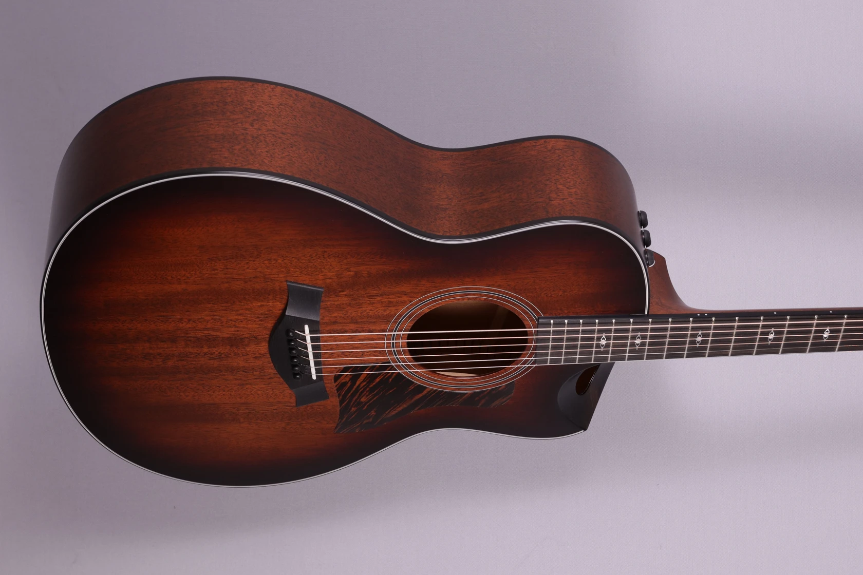 Taylor 326ce Grand Symphony – Bild 4