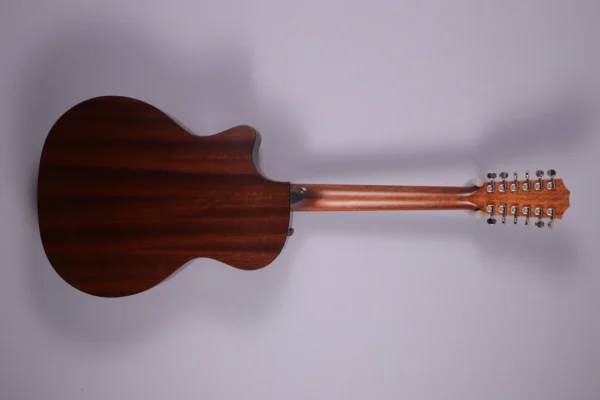 Alternative view of Taylor 354ce