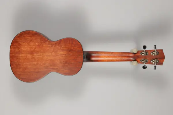 Alternative view of Eastman EU1 C Ukulele