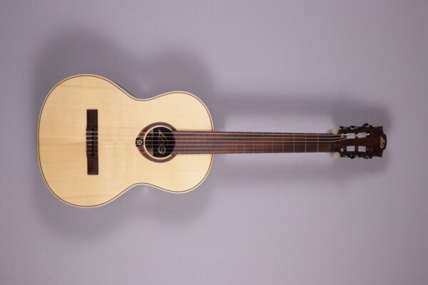 Alternative view of LAG OC70 Occitania Klassikgitarre